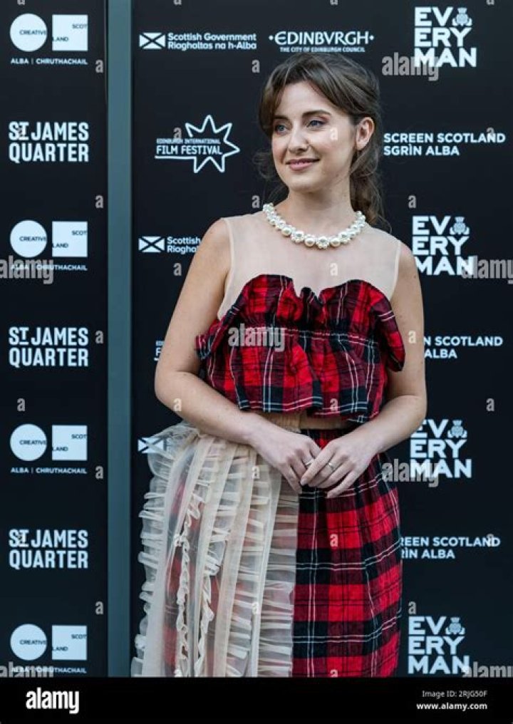 Joanne Thomson Wiki, Boyfriend, Family, Age & Height