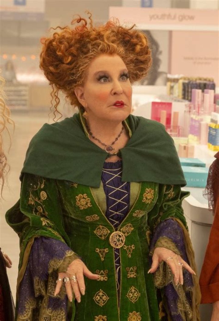 What color is Mary Sanderson? – Celebrity